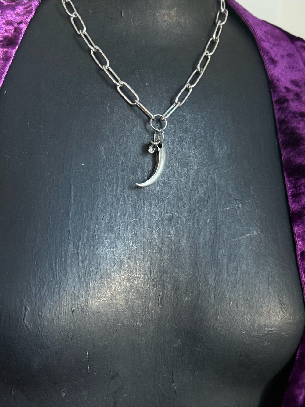 Raven claw talon Pendant Necklace - Women Jewelry witchy fall layering necklace